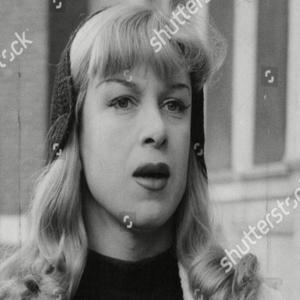 Roberta Cowell | Kundali | AstroNidan